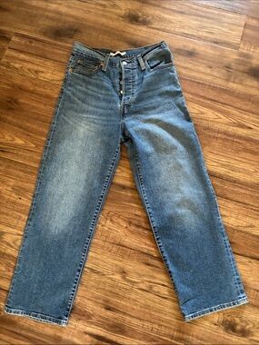 Levi's ribcage straight ankle Medium Blue Boyfriend Jeans